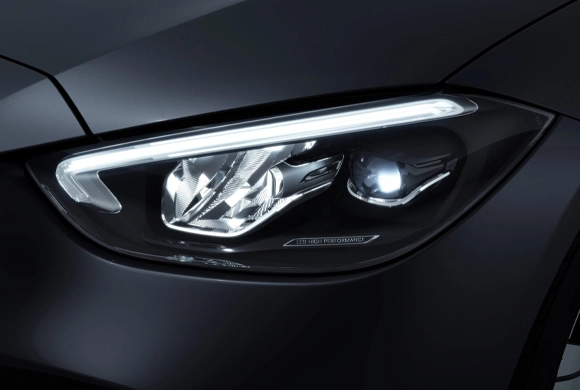 faros-amg-clase-c - Automercol Mercedes-Benz en Colombia | Venta y Servicio Técnico