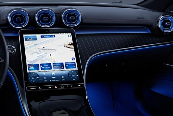 pantalla_tactil_sedan-clase-c - Automercol Mercedes-Benz en Colombia | Venta y Servicio Técnico