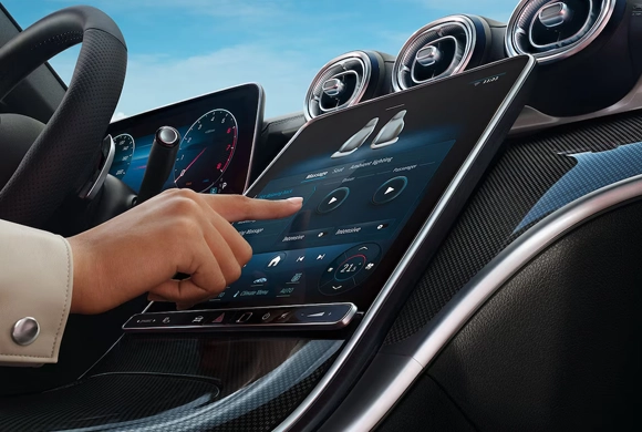 tactil_sedan-clase-c - Automercol Mercedes-Benz en Colombia | Venta y Servicio Técnico